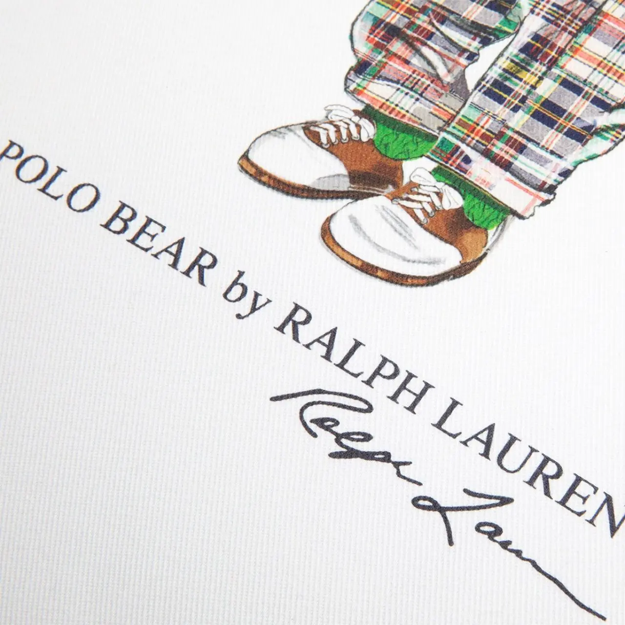 Plüsch-Sneaker, Karierte Hose, Braune Schuhe, Weiße Sohle, Ralph Lauren Druck, 