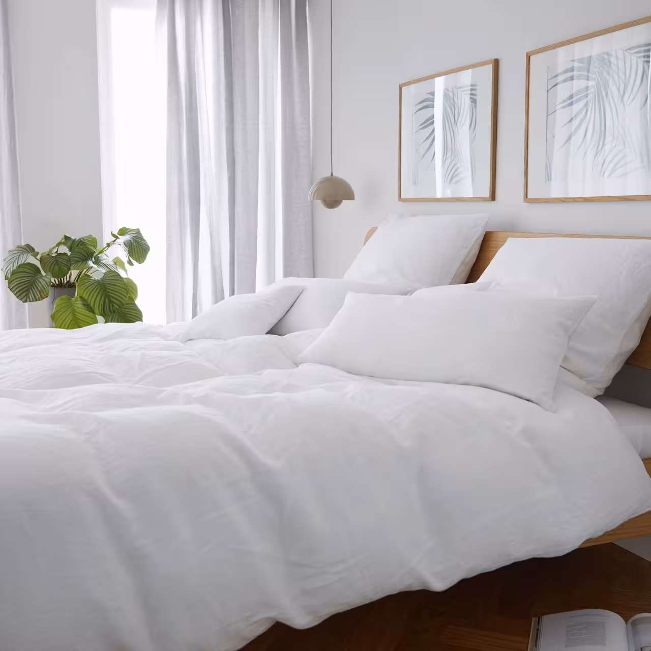 Pure Bettwäschegarnitur weiß in Schlafzimmer 