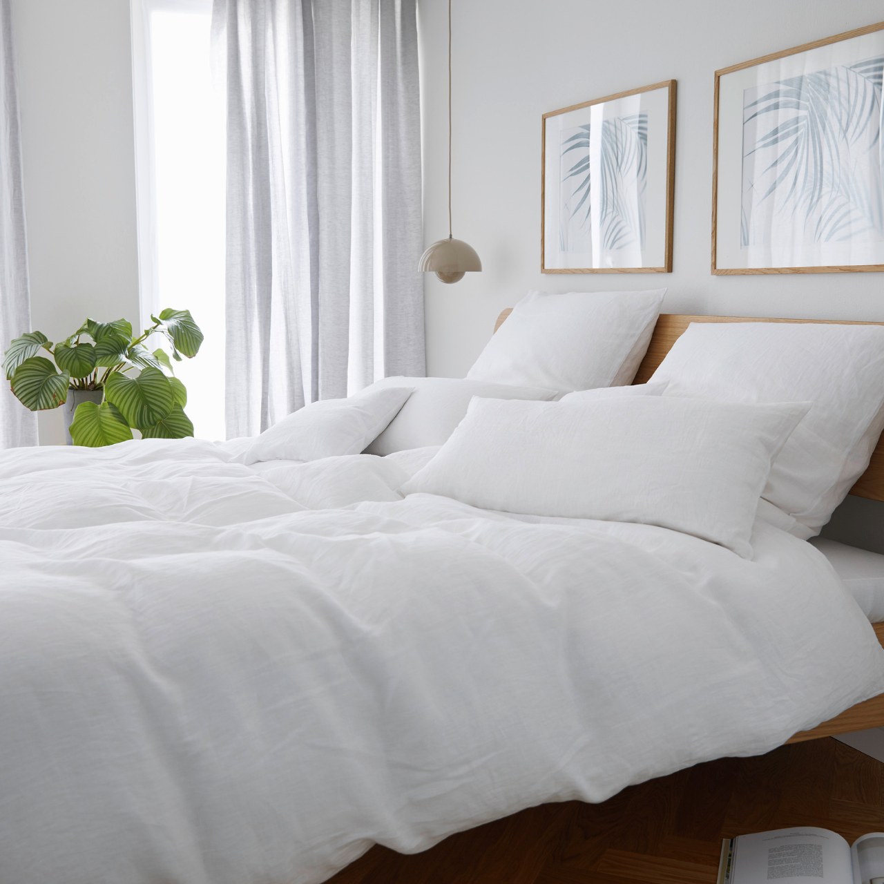 Pure Bettwäschegarnitur weiß in Schlafzimmer 