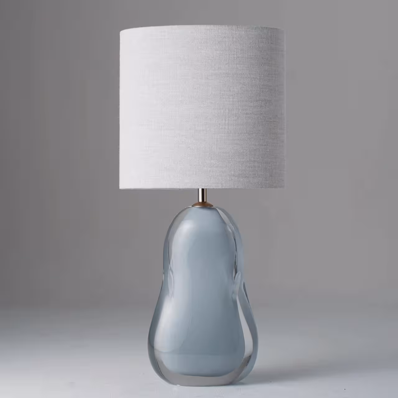 Leuchte Perfume Bottle hellblau auf weiß