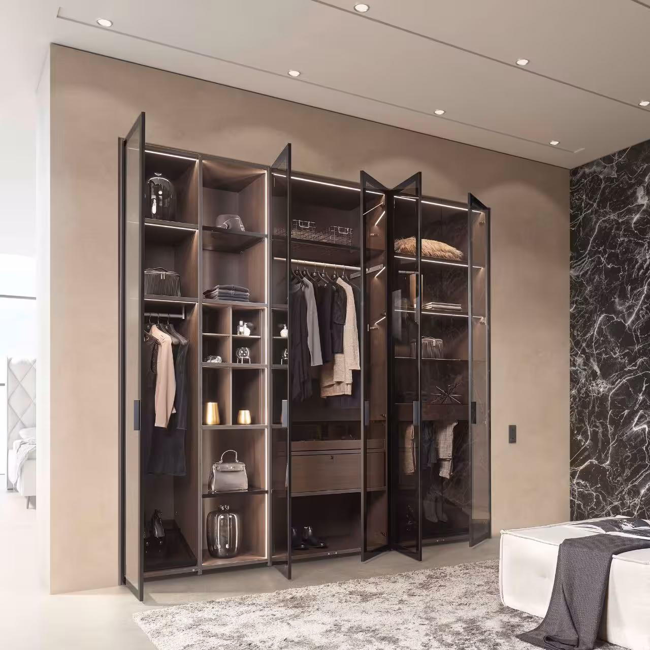 Einbauschrank mit Glastüren