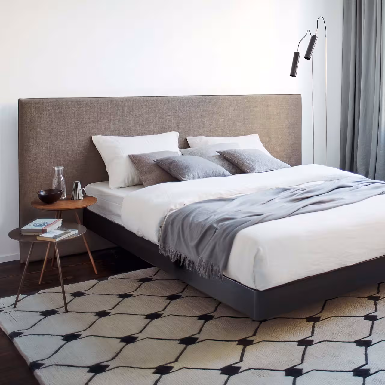 Polsterbett Blow graubraun in Schlafzimmer 