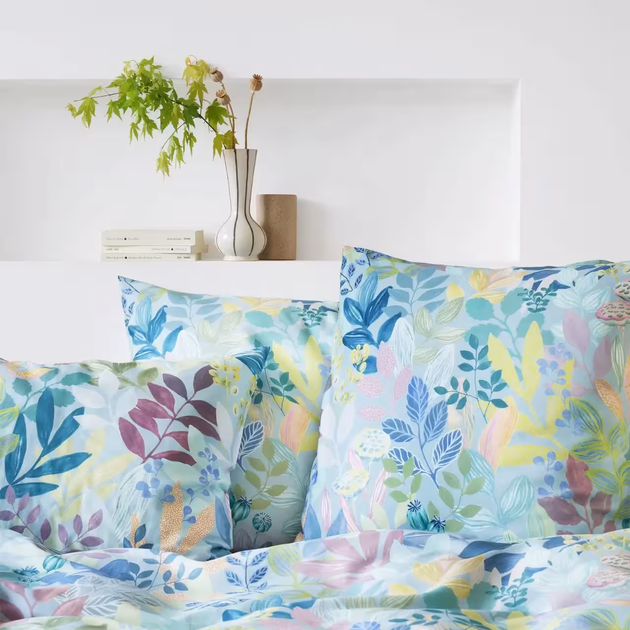 Bettwäsche Frida buntes Blattmuster in Schlafzimmer 
