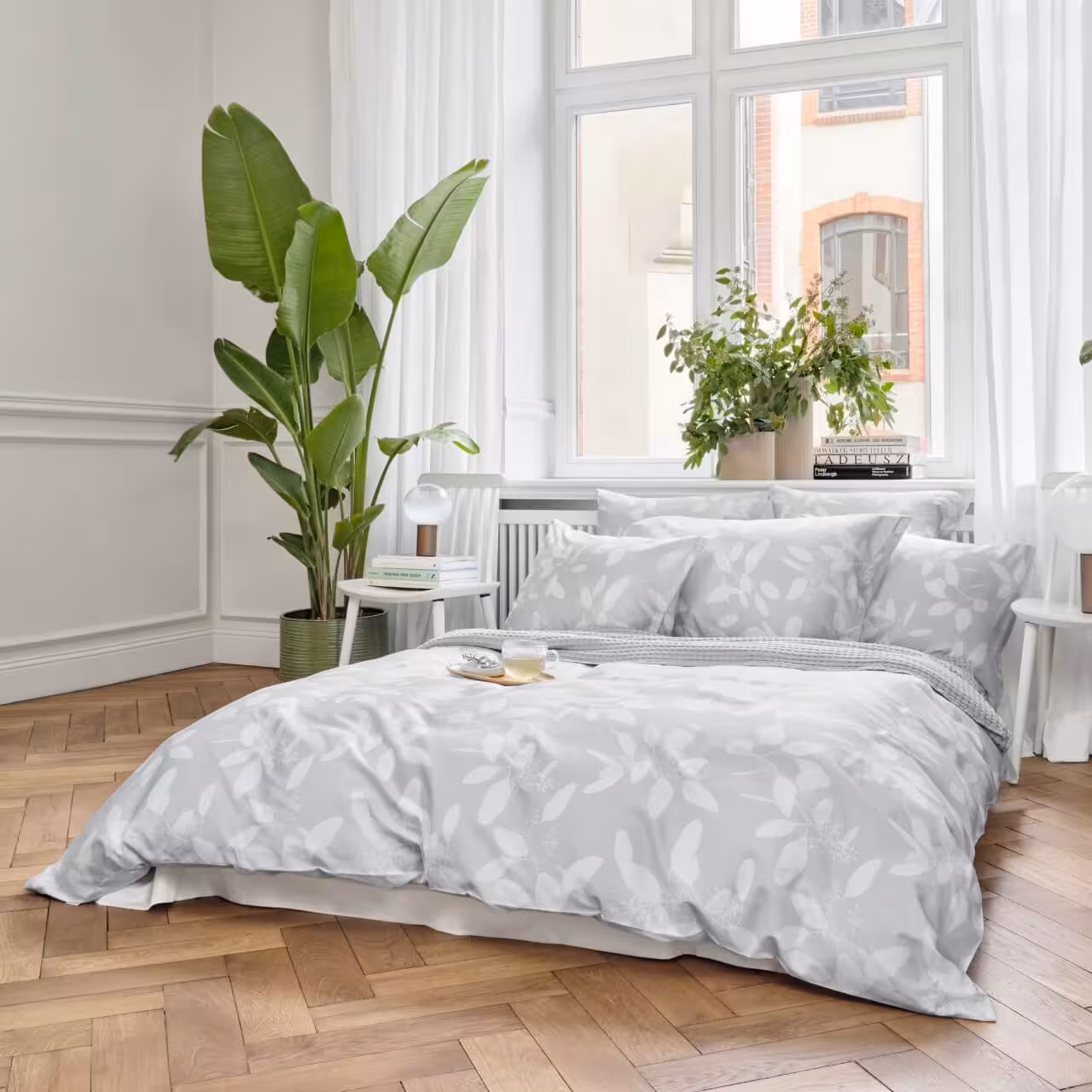Garnitur Omeo grau mit Blattmuster in Schlafzimmer