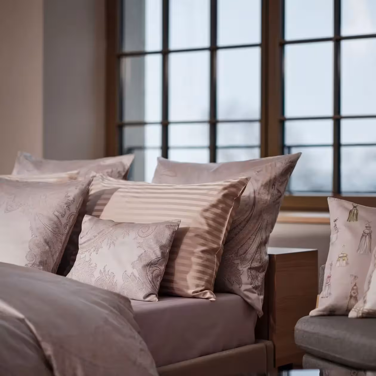 Bettwäsche Garnitur Grace beige mit Paisleymuster in Schlafzimmer