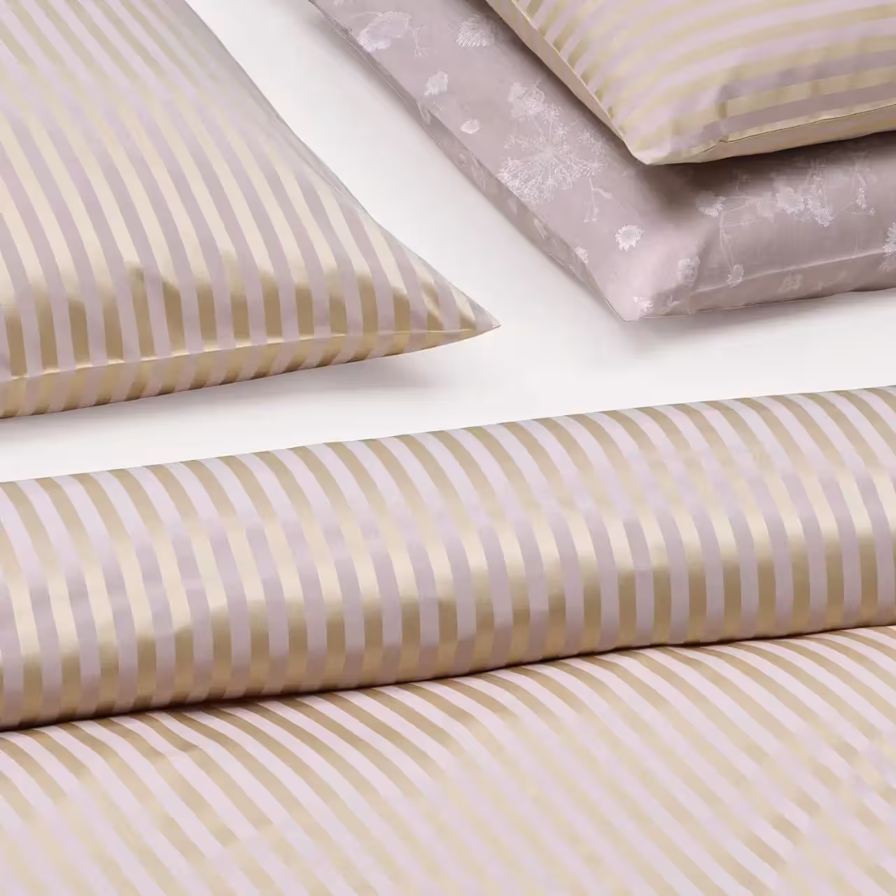 Bettwäschegarnitur Seta Cotone goldfarben gestreift Detail