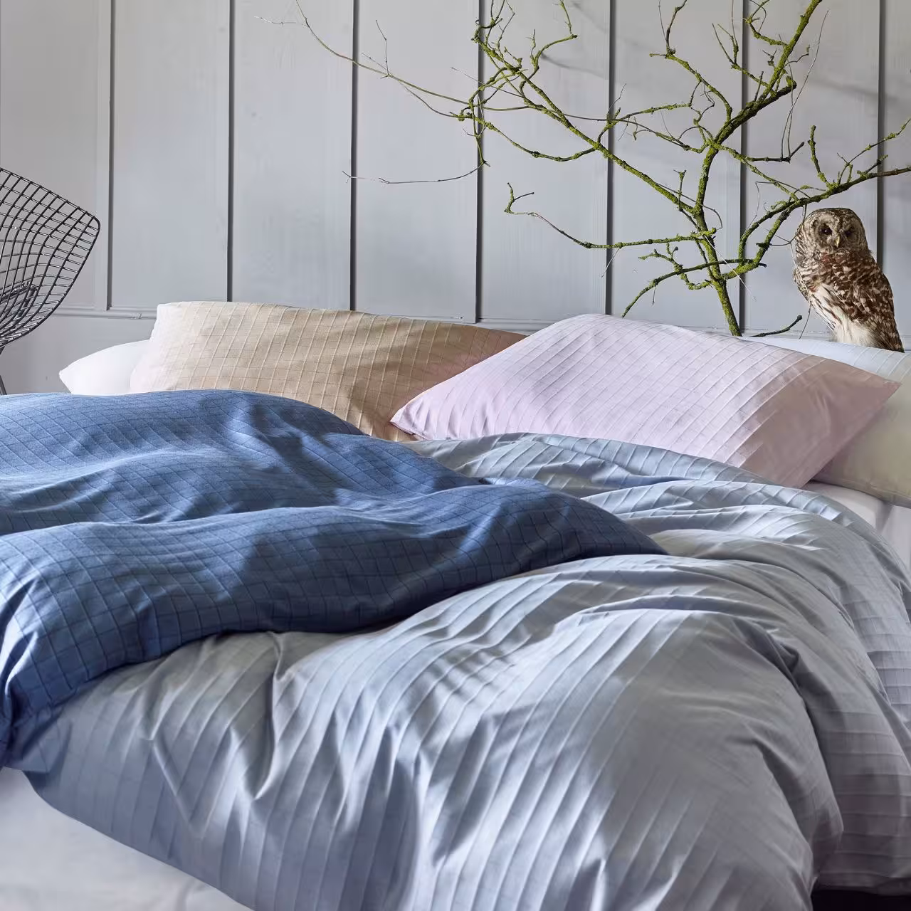 Bettwäschegarnitur Kent alle Farben auf Bett in Schlafzimmer