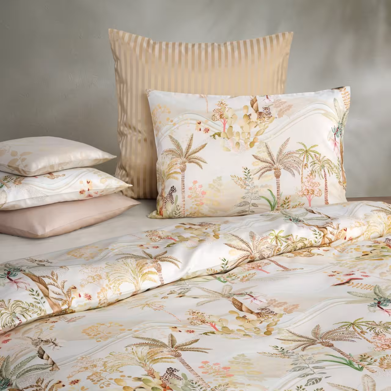 Bettwäsche, Kissenbezüge, Palmendruck, Blumenmuster, Bed Linen, Bettwäsche Oasis in leinen von Christian Fischbacher - Lifestyle