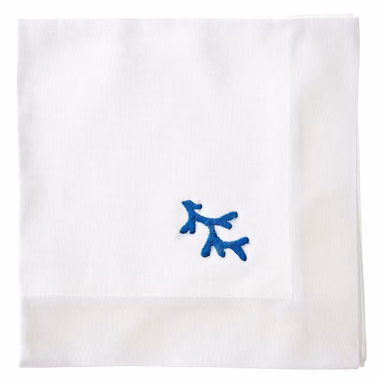 Tischwäsche Koralle blaue Stickerei auf weiß Detail