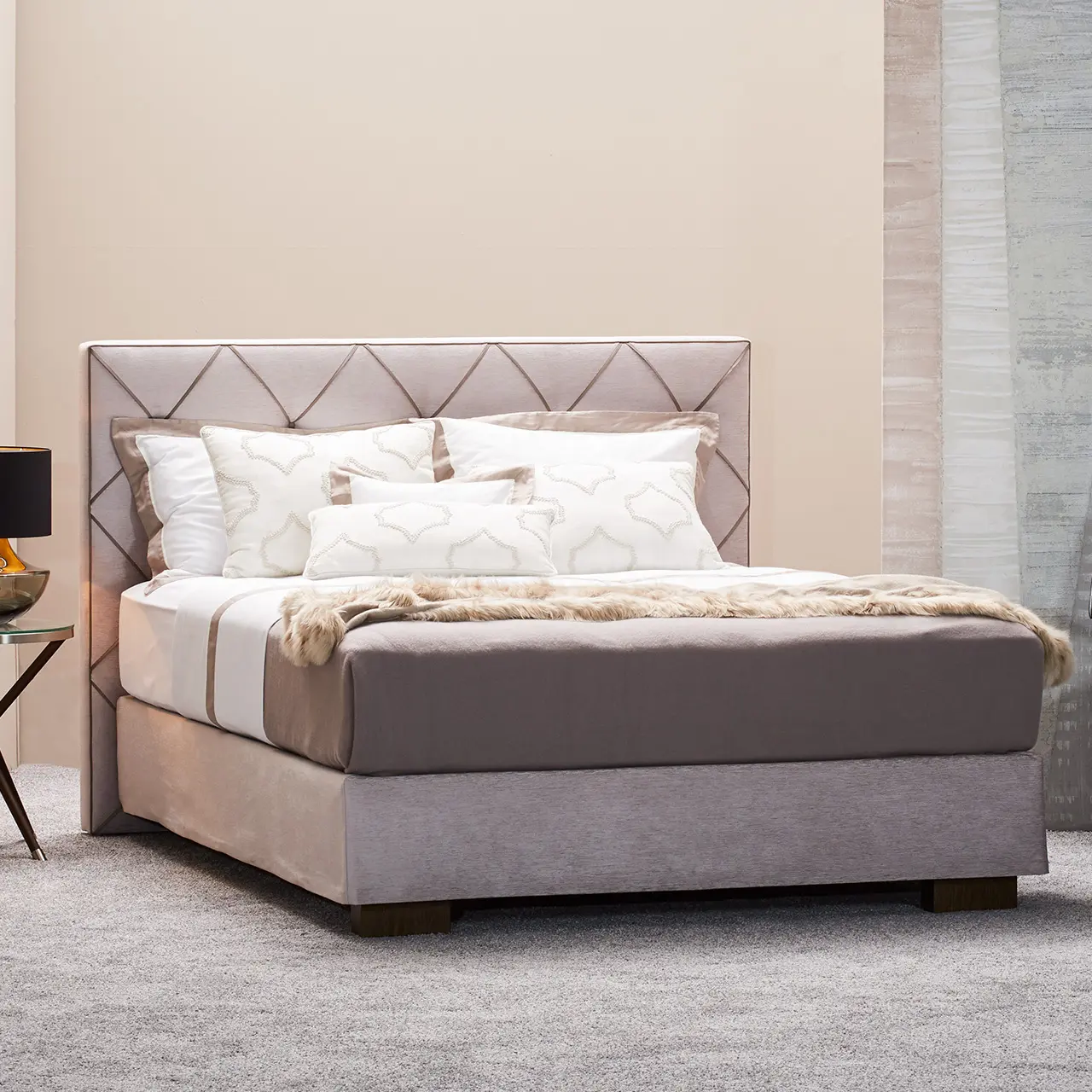 Polsterbett Origins Opal grau und beige in Schlafzimmer