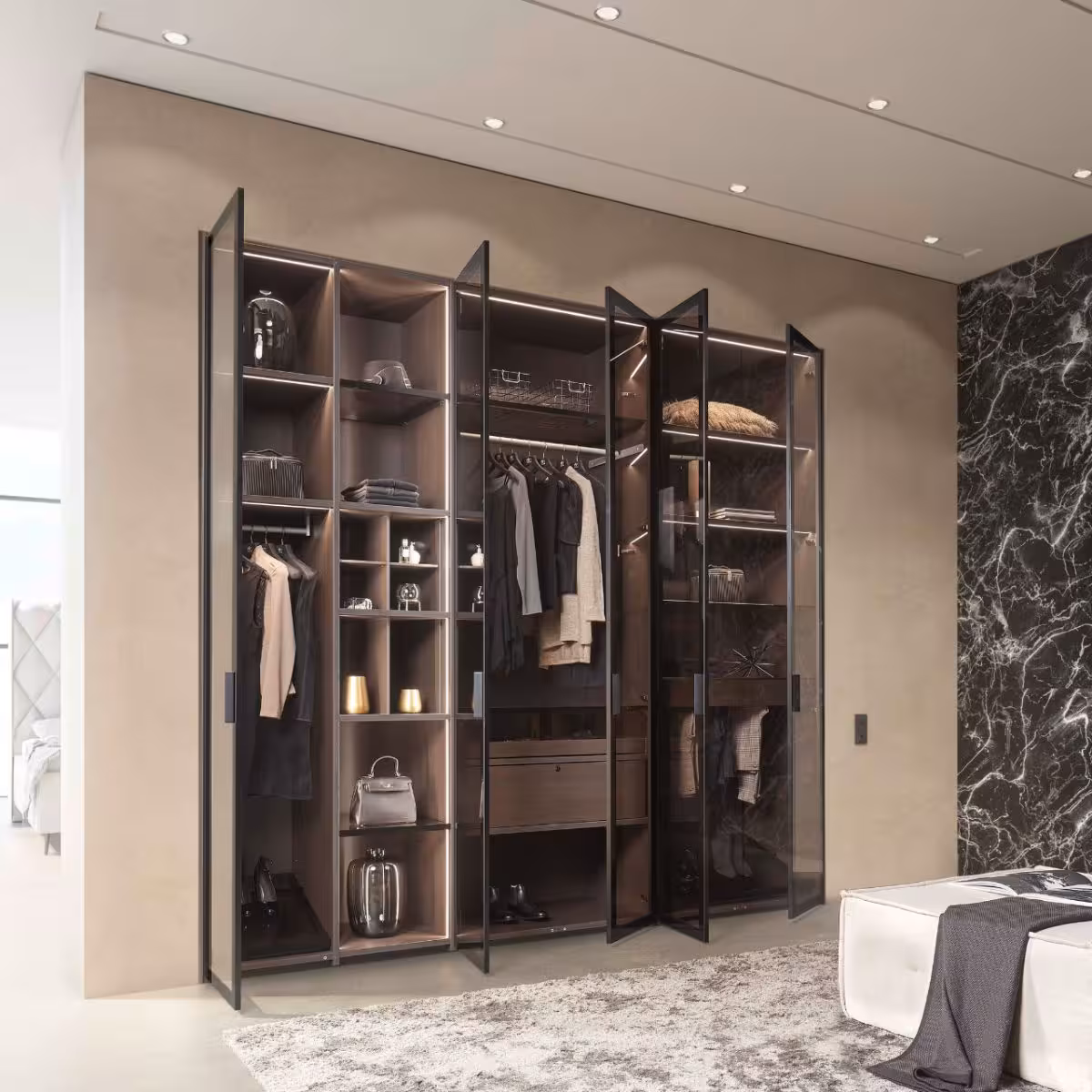 Einbauschrank mit Glastüren