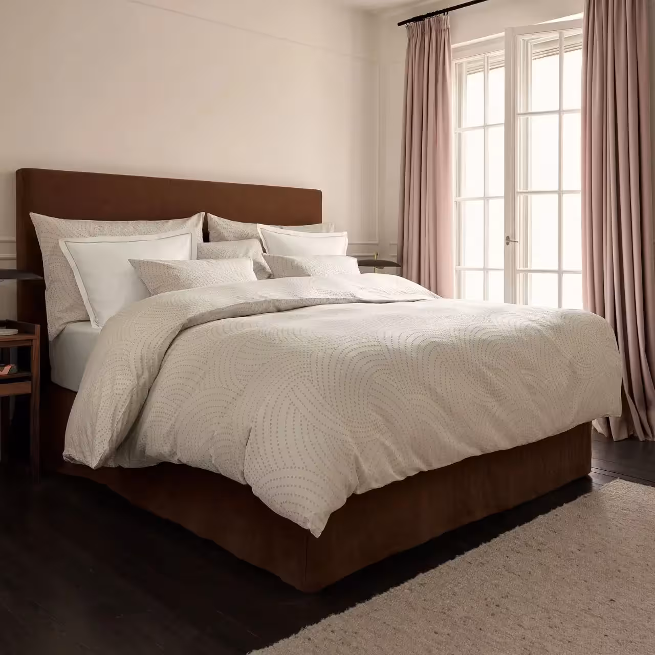 Bettwäsche Garnitur Yael beige mit grafischem Muster in Schlafzimmer