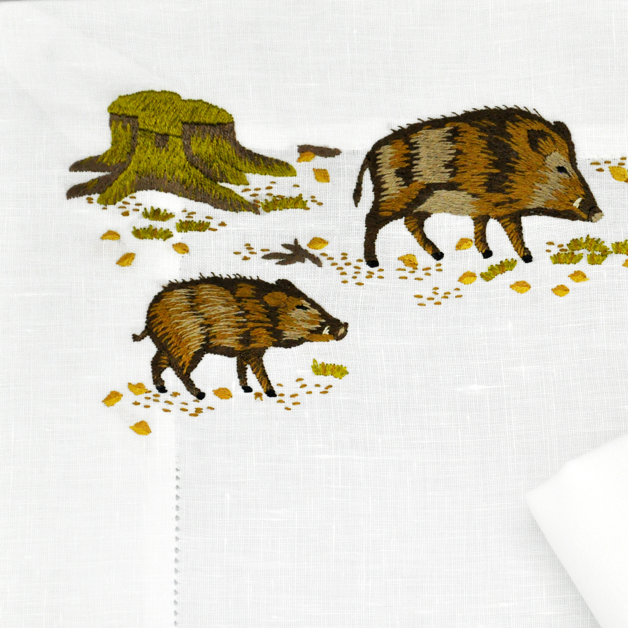 ERI TEXTILES - Leinentischwäsche  "Wildschwein"  