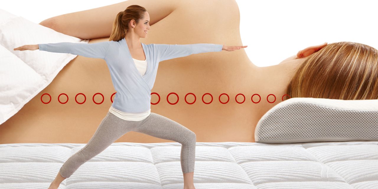 Fitness, Yoga, Kissen, Rückenstütze, Kissenmuster, Fotomontage Frau in Yogapose 