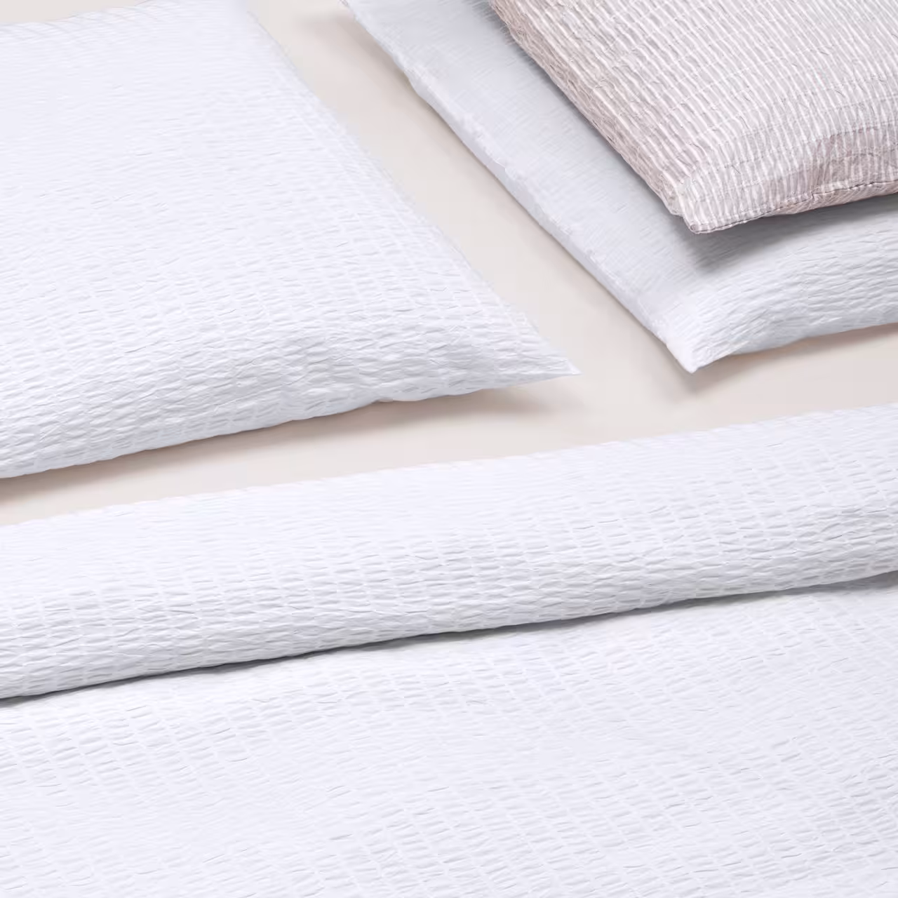 Bettwäschegarnitur Twist weiß und beige Detail