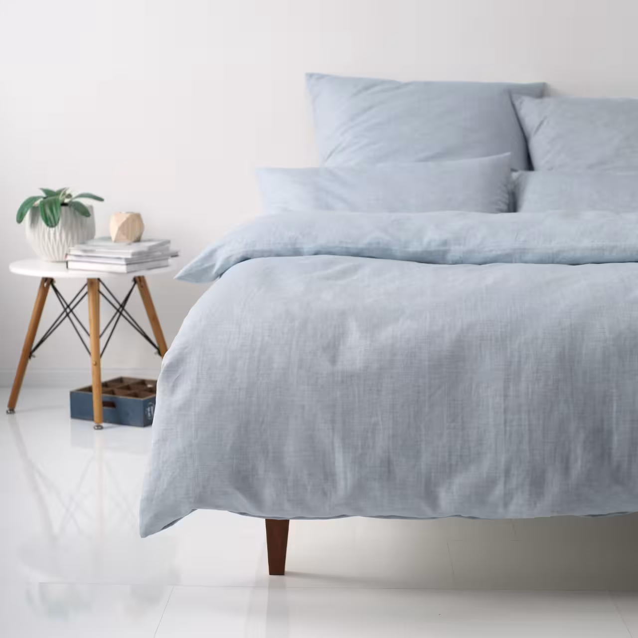 Pure Bettwäschegarnitur hellblau in Schlafzimmer m