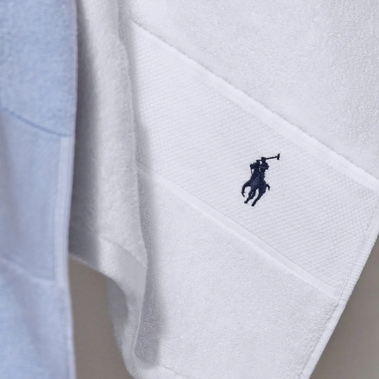 Polo Player Frottier weiß Detail Logo Stickerei