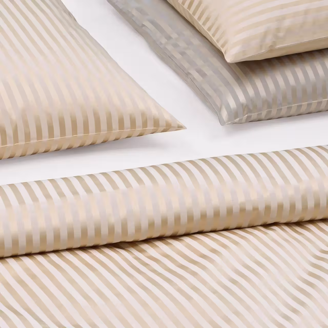 Bettwäschegarnitur Seta Cotone goldfarben gestreift Detail
