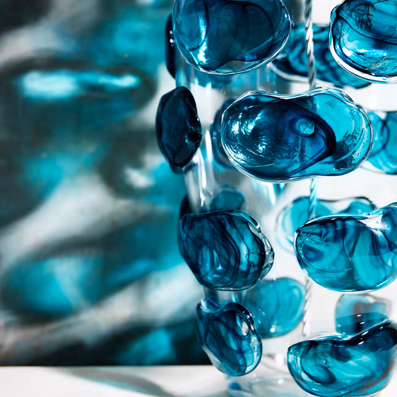 Leuchte Blob türkis Glas Sockel DEtail