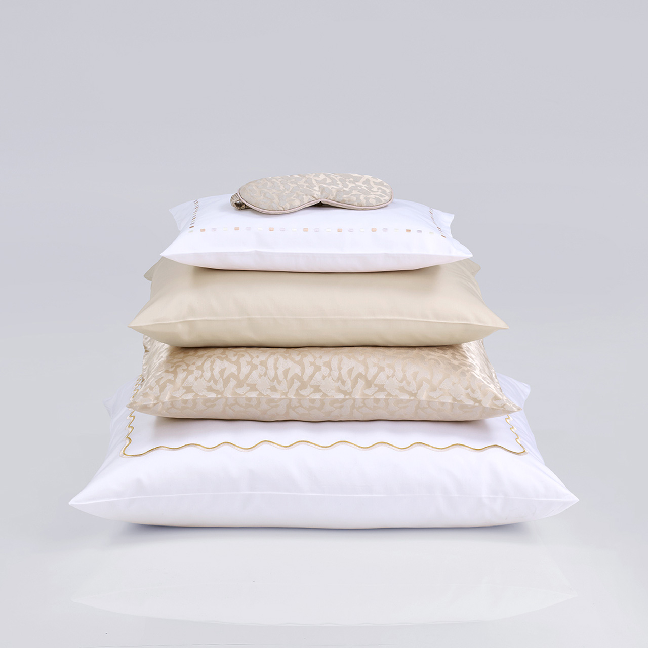 Kissen, Bettwäsche, Beige, Stoffkissen, Kissenstapel, 