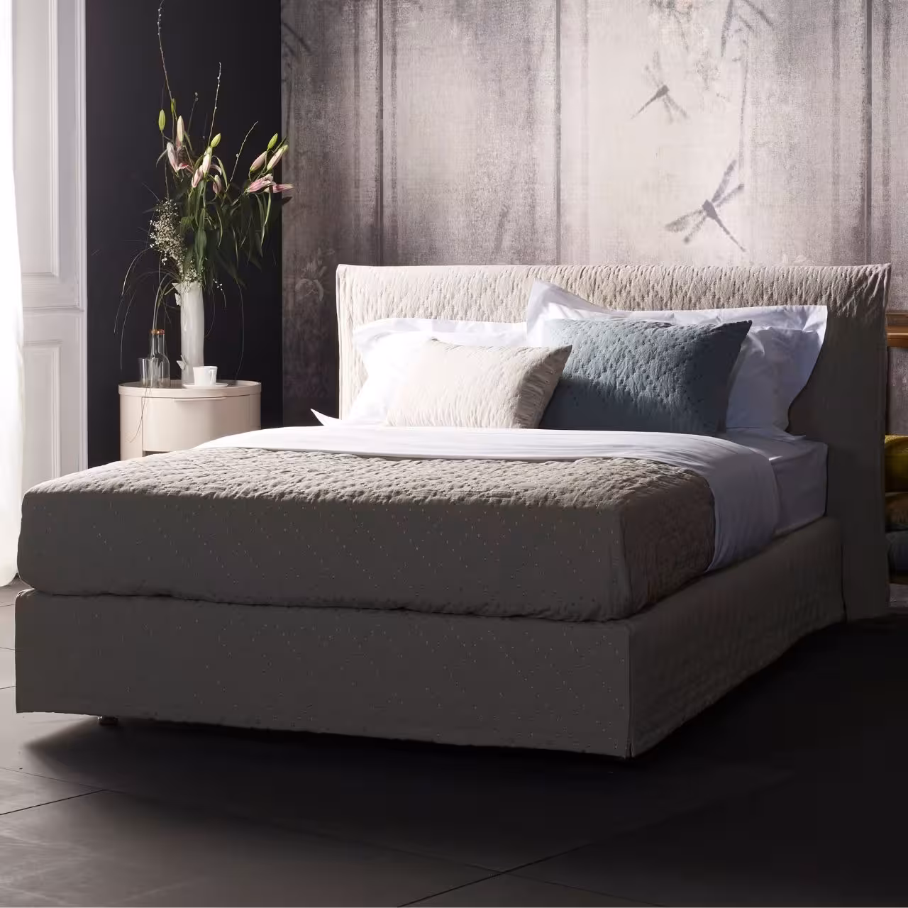 Doppelbett Chill in beige in Schlafzimmer 