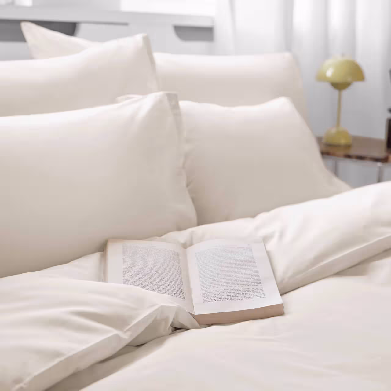 Bettwäsche Samos in beige Nahaufnahme in Ambiente