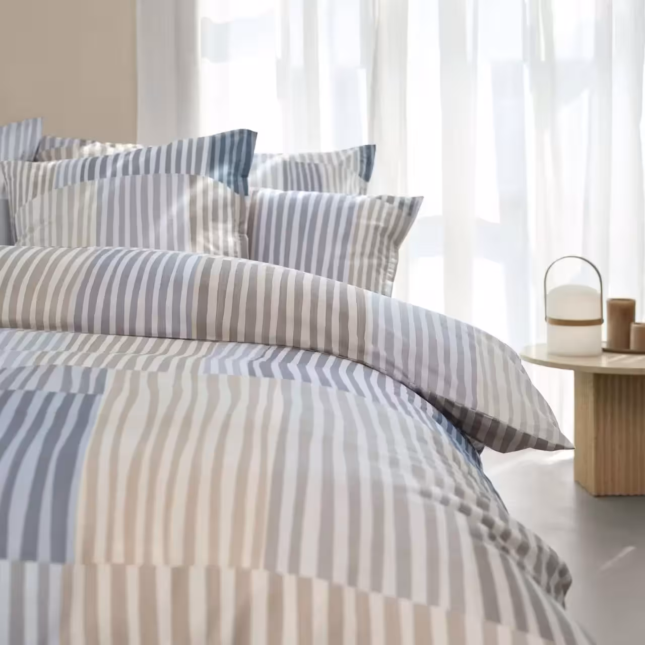 Bettwäschegarnitur Melvin  beige und blau gestreift in Schlafzimmer