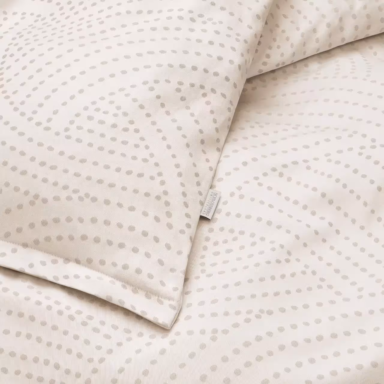 Bettwäsche Garnitur Yael beige mit grafischem Muster Detail
