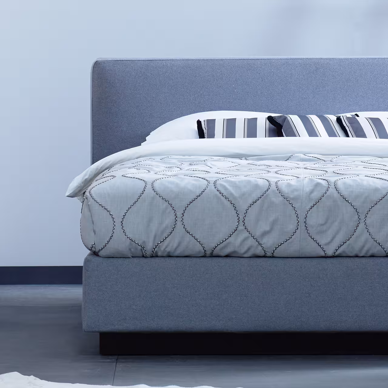 Polsterbett Como grau in Schlafzimmer