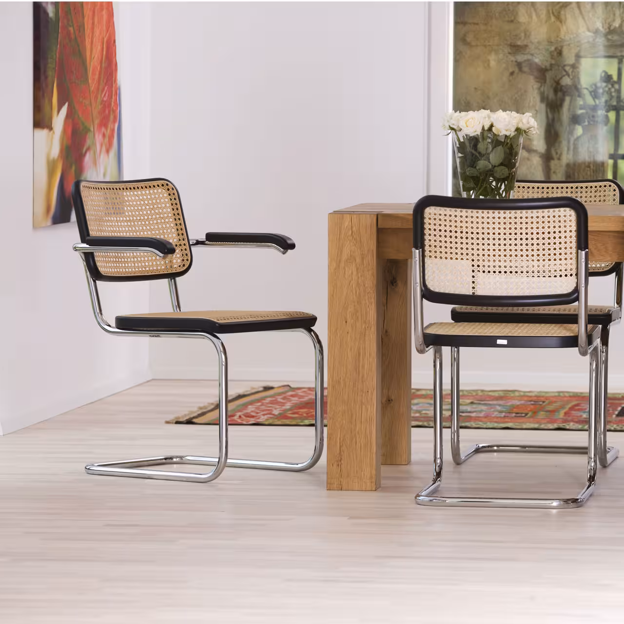 Stuhl S64 mit schwarzem Gestell in Esszimmer