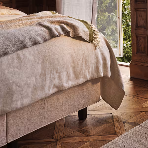 Bett, Leinen, Überwurf, Beige, Bettumrandung, Vispring Herald Achilles beige Fußende