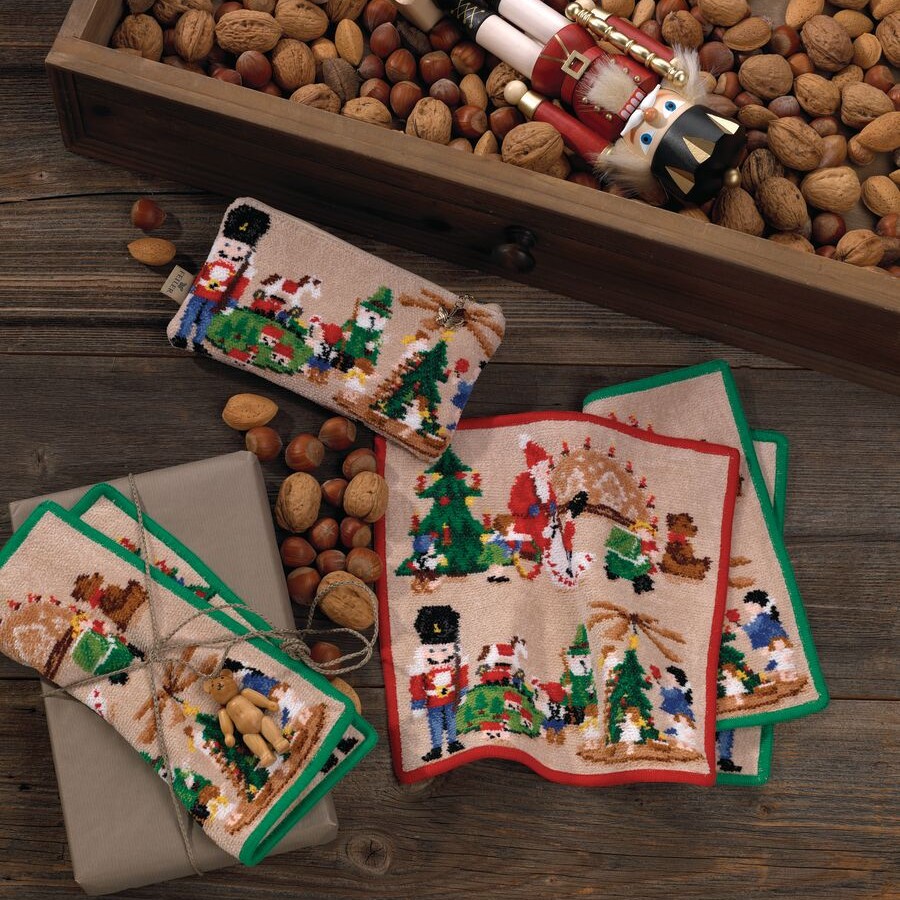 weihnachtsdekoration, tischdeko, servietten, stumpfkerzen, nutcracker, Weihnachtsdekoration, Nutzzweck: Servietten, Tücher, Nussknacker, Holzuntergrund, 