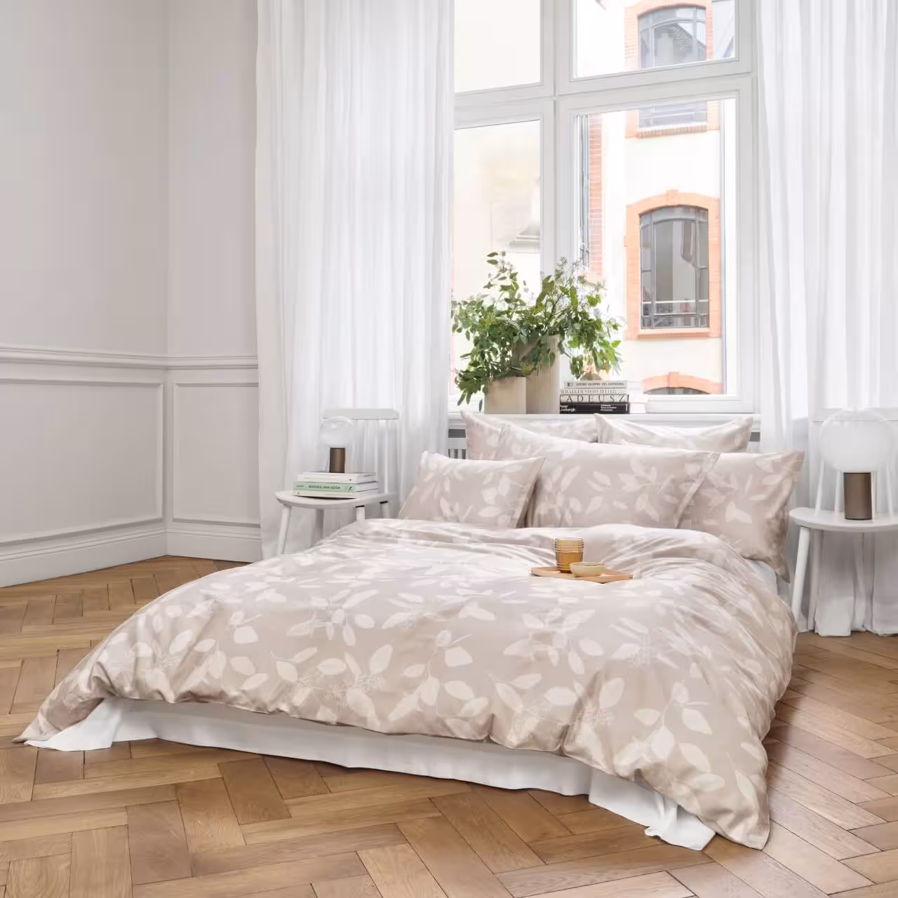 Garnitur Omeo beige mit Blattmuster in Schlafzimmer