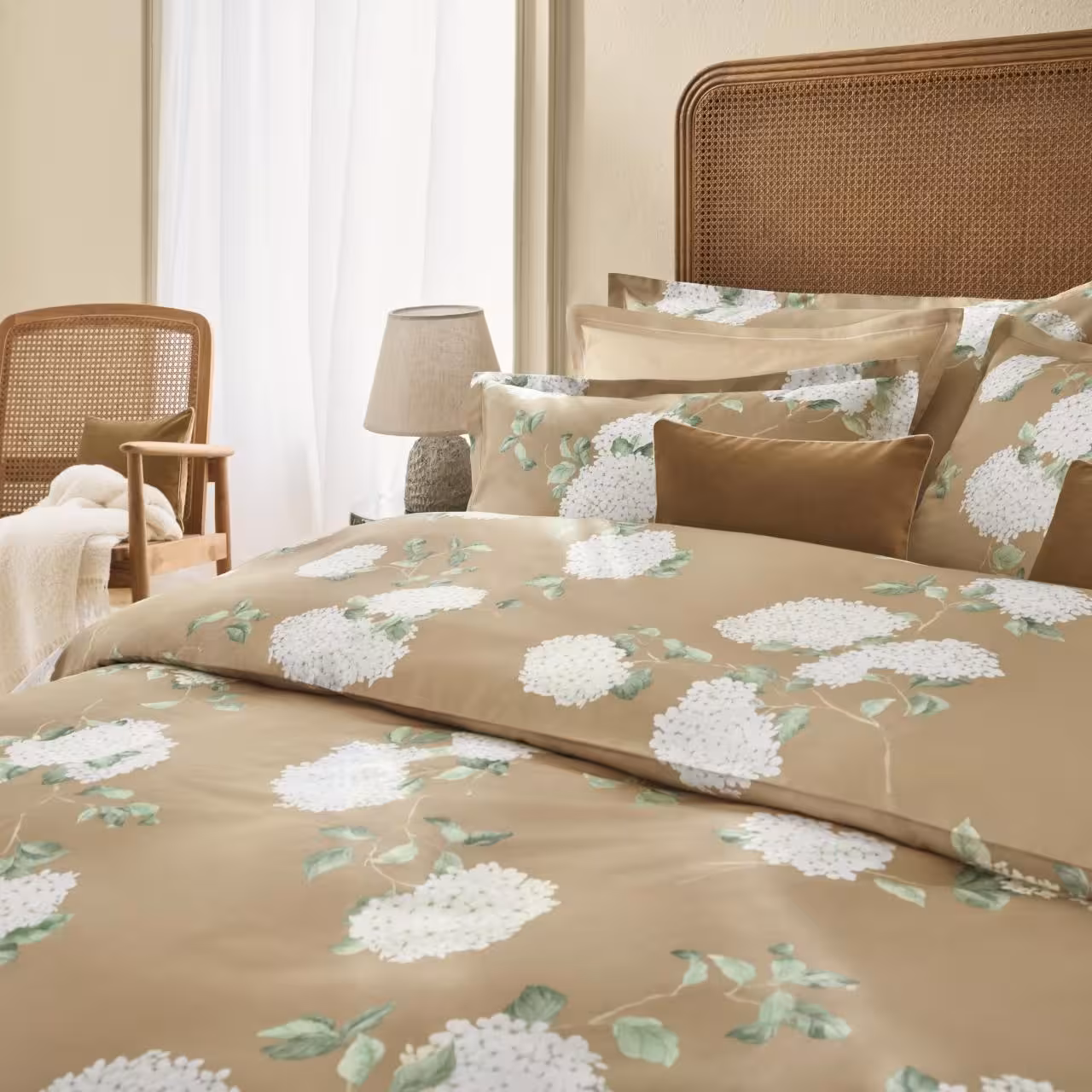 Bett, Bettwäsche, Daunendecke, Hortensien-Muster, Beige, 