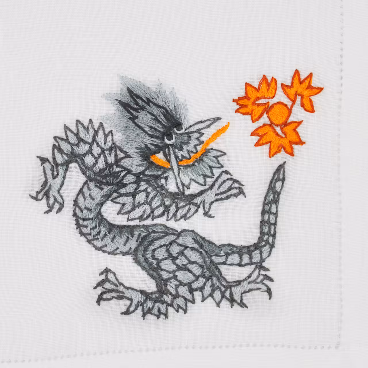 Stickerei Drachen grau