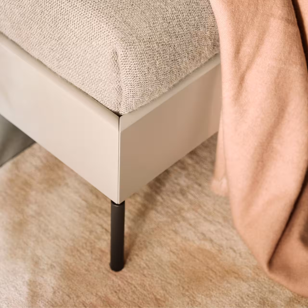 Bett Complete Anna beige Fußteil in Schlafzimmer