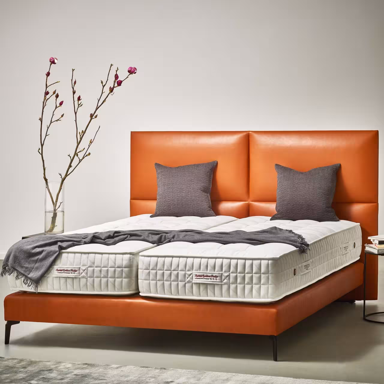 Polsterbett Portofino orange in Schlafzimmer