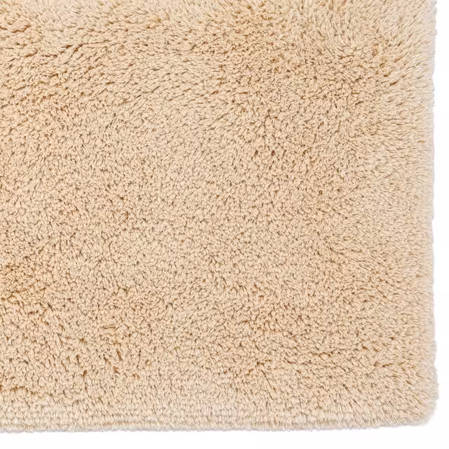 Badteppich Shag beige auf weiß Detail