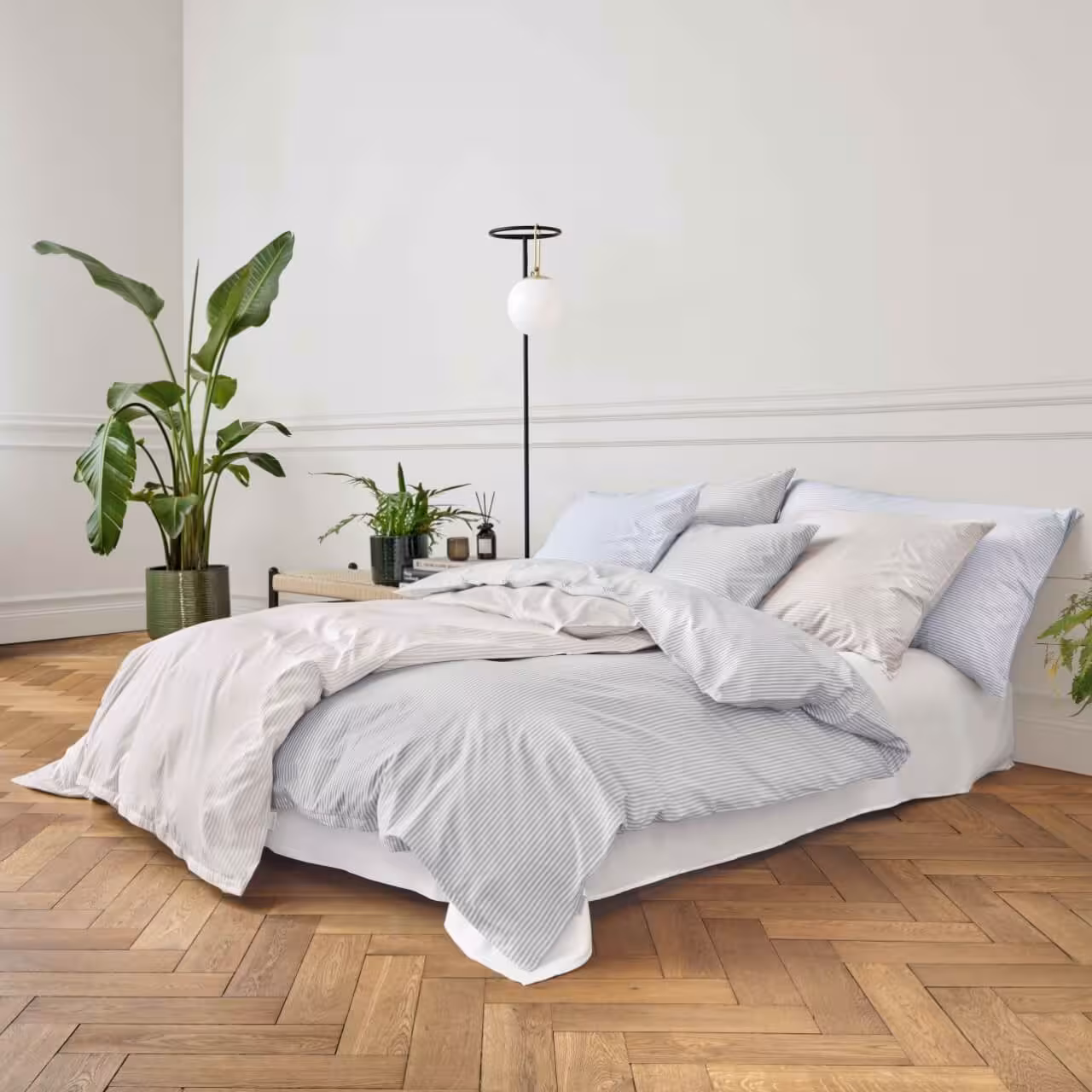 Bettwäschegarnitur Bari auf Bett in Schlafzimmer