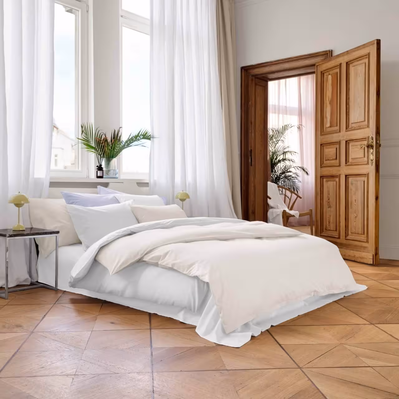 Bettwäsche Samos in Pastellfarben in Schlafzimmerambiente mit Holzfußboden
