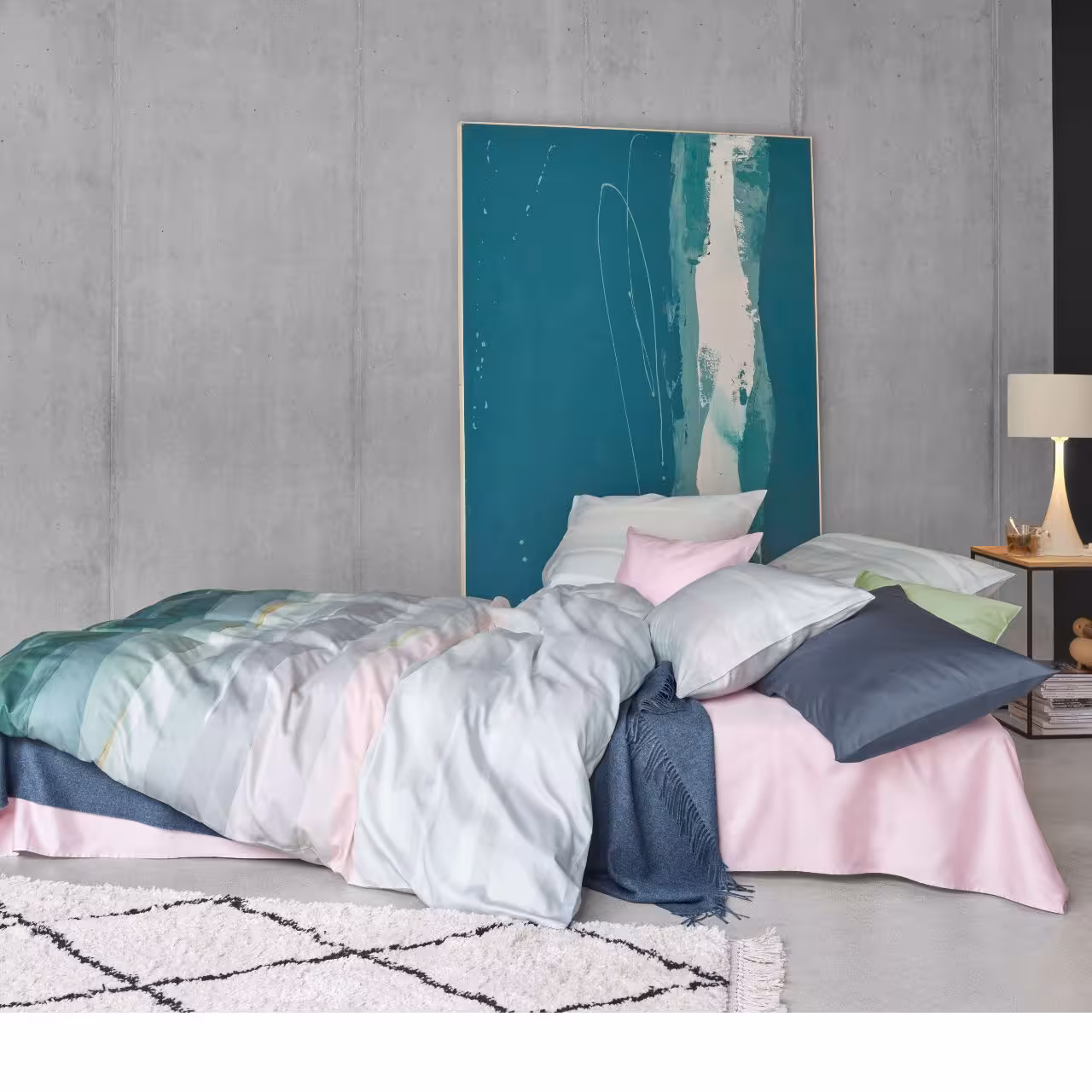 Bettwäsche Garnitur Manoa weiß blau Verlauf in Schlafzimmer
