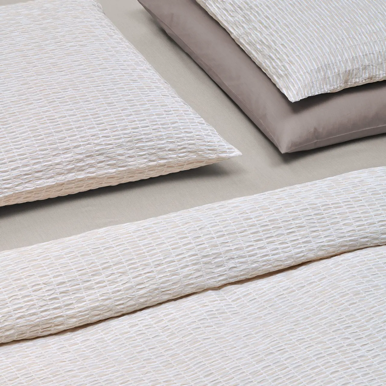 Bettwäschegarnitur Twist weiß und beige Detail